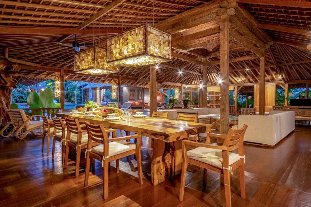 Secret River Villa - Luxury Villa 5 Bedrooms - Kerobokan - Canggu ภายนอก รูปภาพ