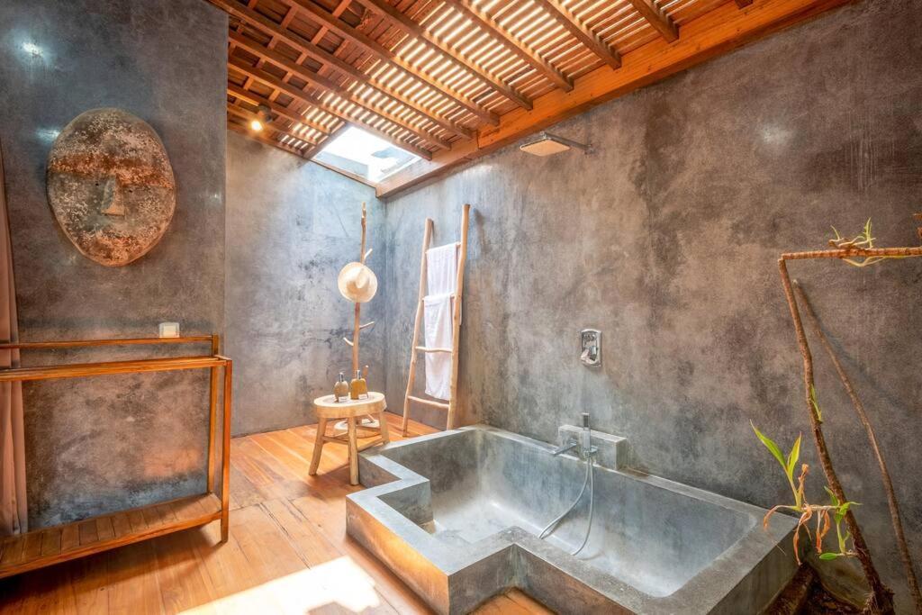 Secret River Villa - Luxury Villa 5 Bedrooms - Kerobokan - Canggu ภายนอก รูปภาพ