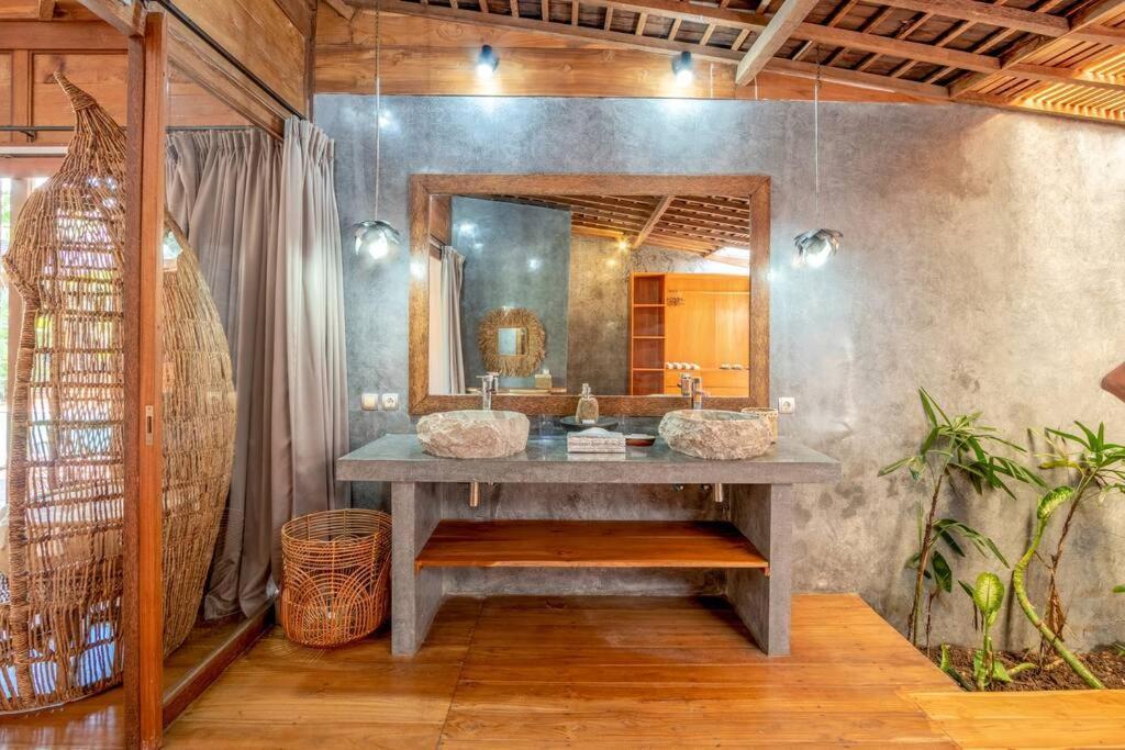 Secret River Villa - Luxury Villa 5 Bedrooms - Kerobokan - Canggu ภายนอก รูปภาพ