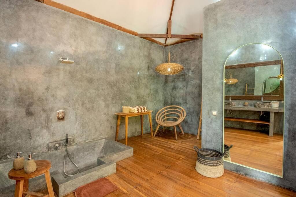 Secret River Villa - Luxury Villa 5 Bedrooms - Kerobokan - Canggu ภายนอก รูปภาพ
